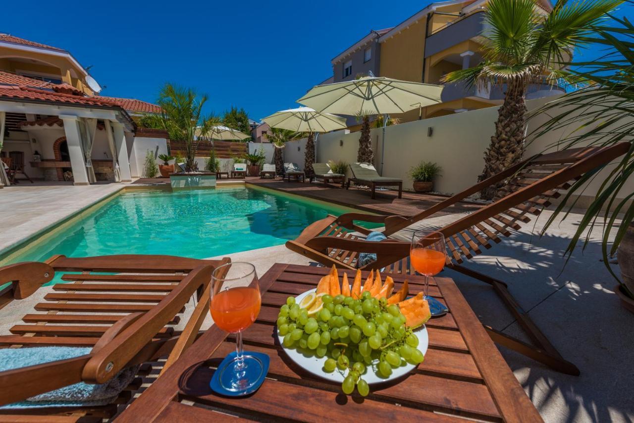 Apartments "Villa Antisin" With Heated Pool 扎达尔 外观 照片