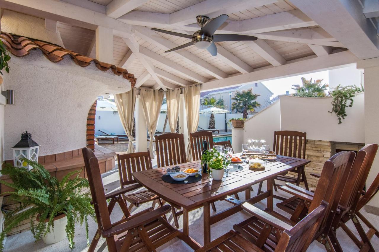 Apartments "Villa Antisin" With Heated Pool 扎达尔 外观 照片