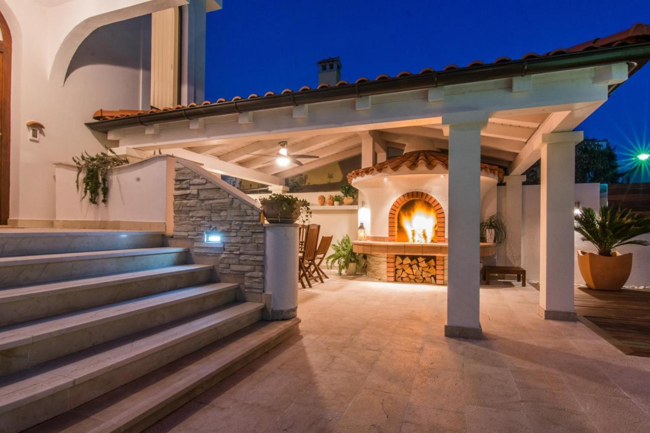 Apartments "Villa Antisin" With Heated Pool 扎达尔 外观 照片