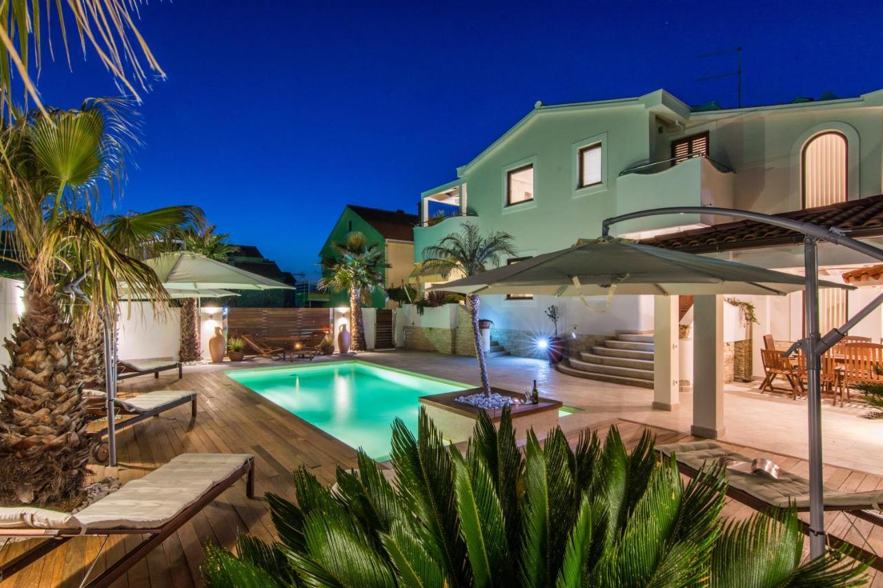 Apartments "Villa Antisin" With Heated Pool 扎达尔 外观 照片