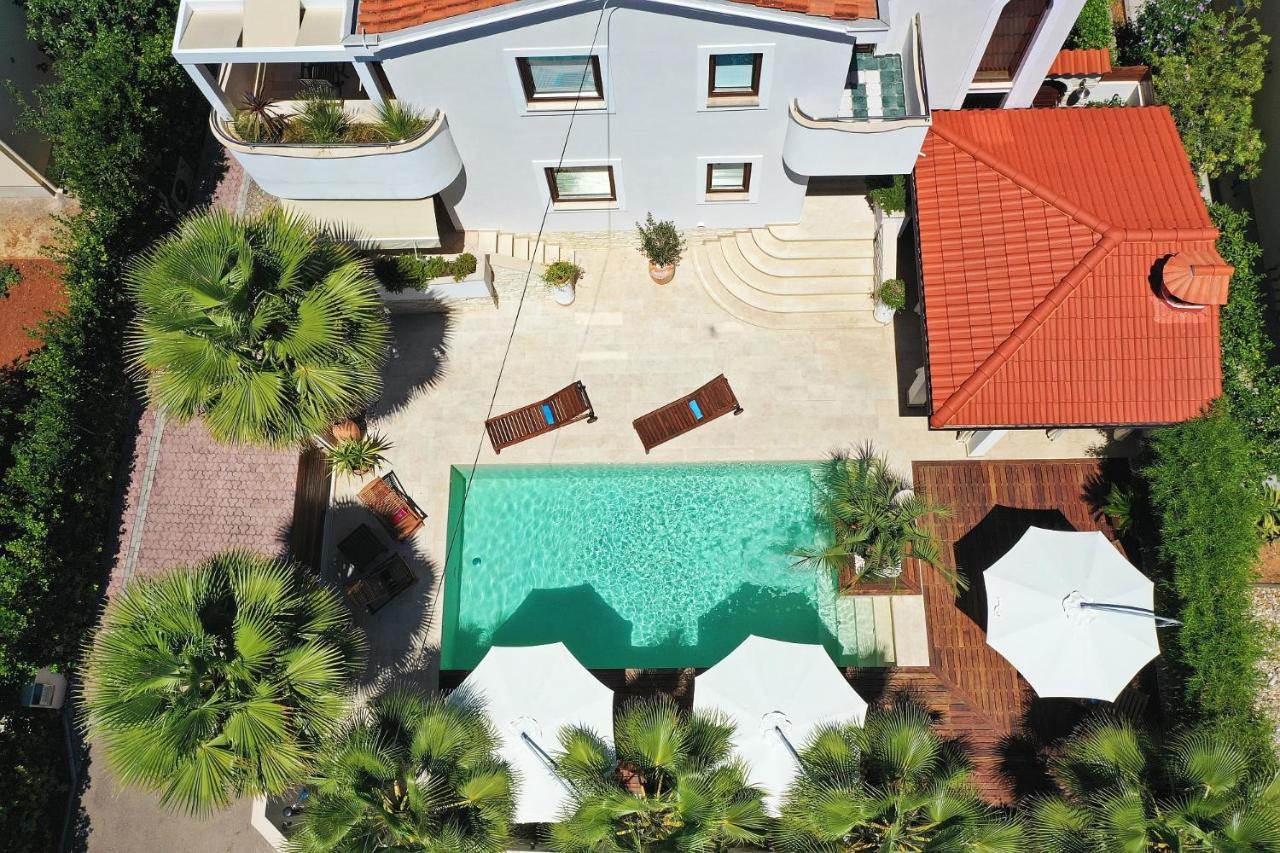 Apartments "Villa Antisin" With Heated Pool 扎达尔 外观 照片