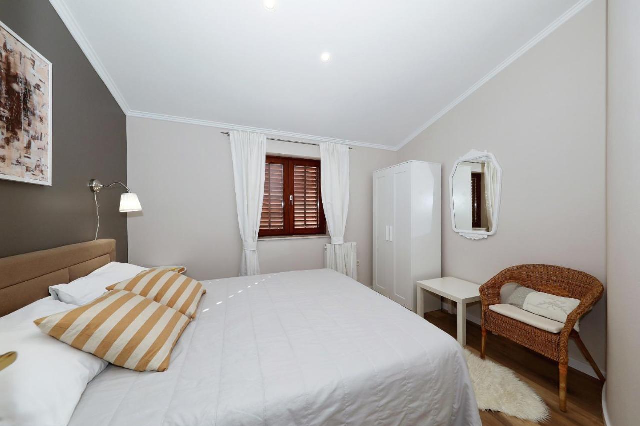 Apartments "Villa Antisin" With Heated Pool 扎达尔 外观 照片