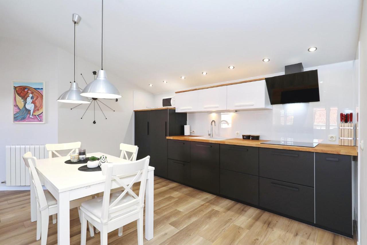 Apartments "Villa Antisin" With Heated Pool 扎达尔 外观 照片