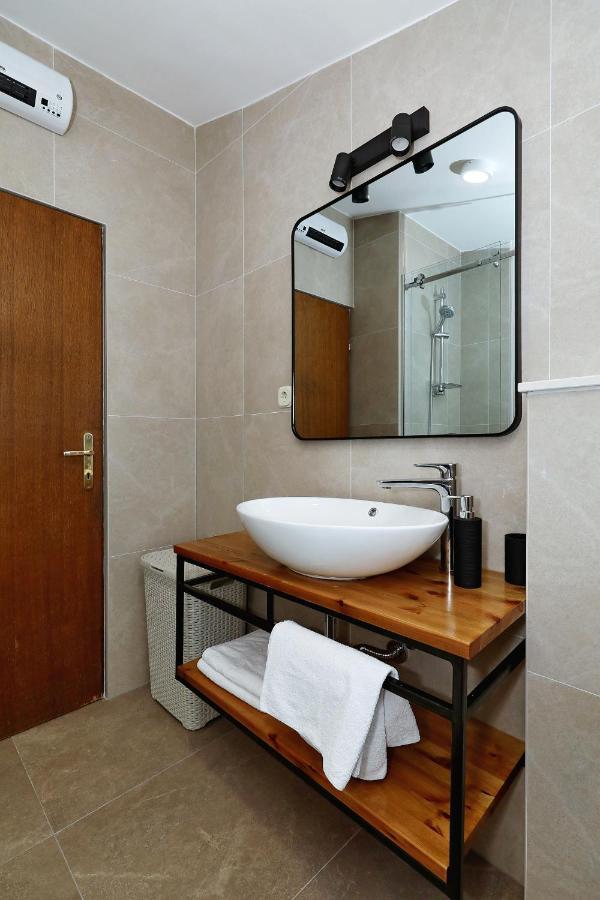 Apartments "Villa Antisin" With Heated Pool 扎达尔 外观 照片