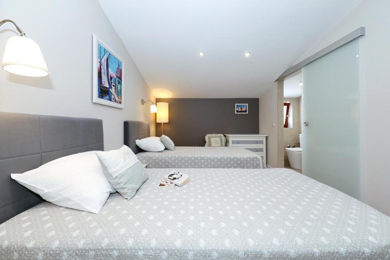 Apartments "Villa Antisin" With Heated Pool 扎达尔 外观 照片