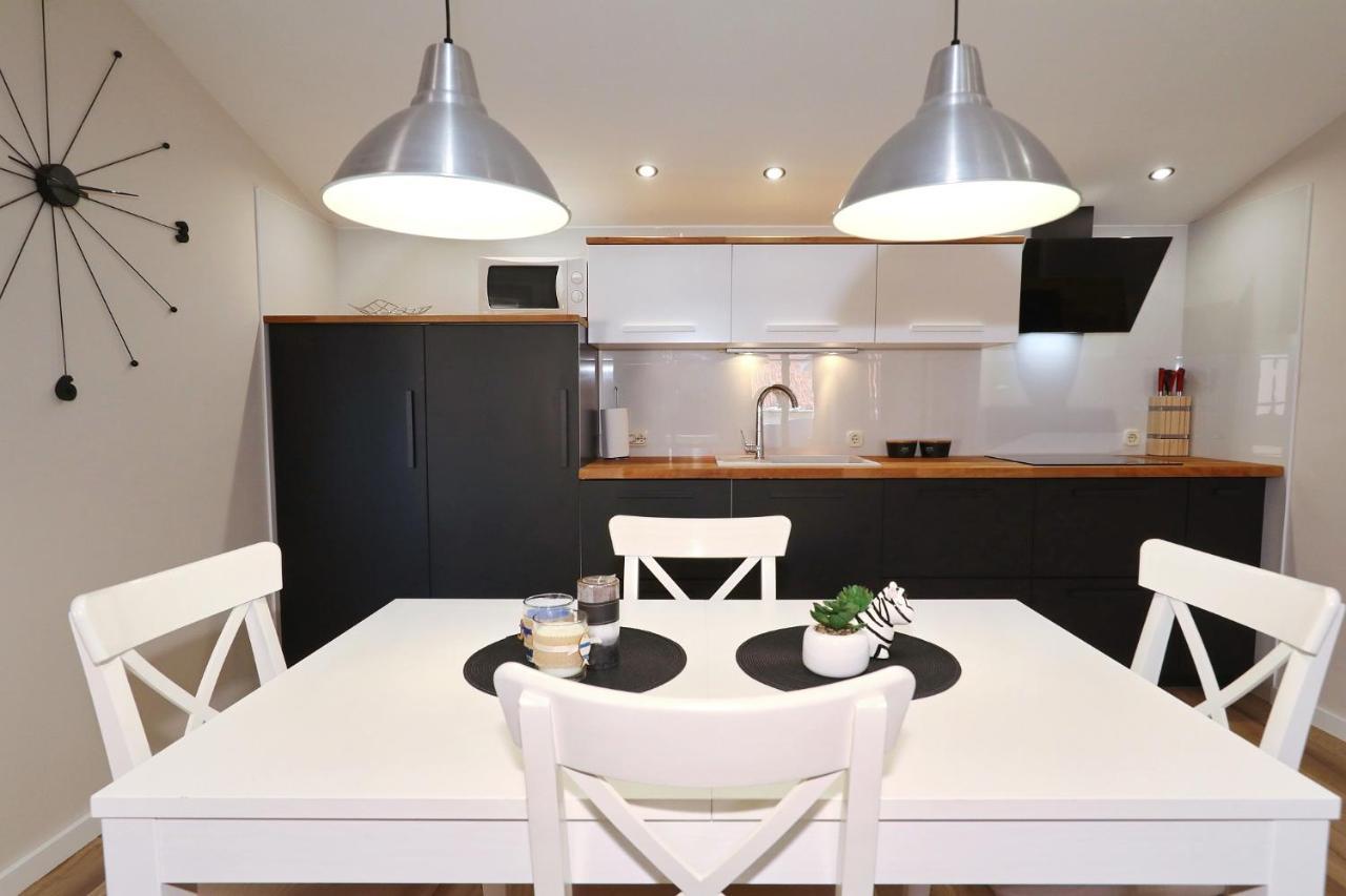 Apartments "Villa Antisin" With Heated Pool 扎达尔 外观 照片