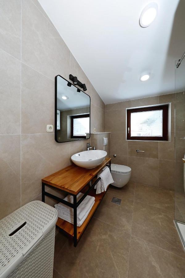 Apartments "Villa Antisin" With Heated Pool 扎达尔 外观 照片