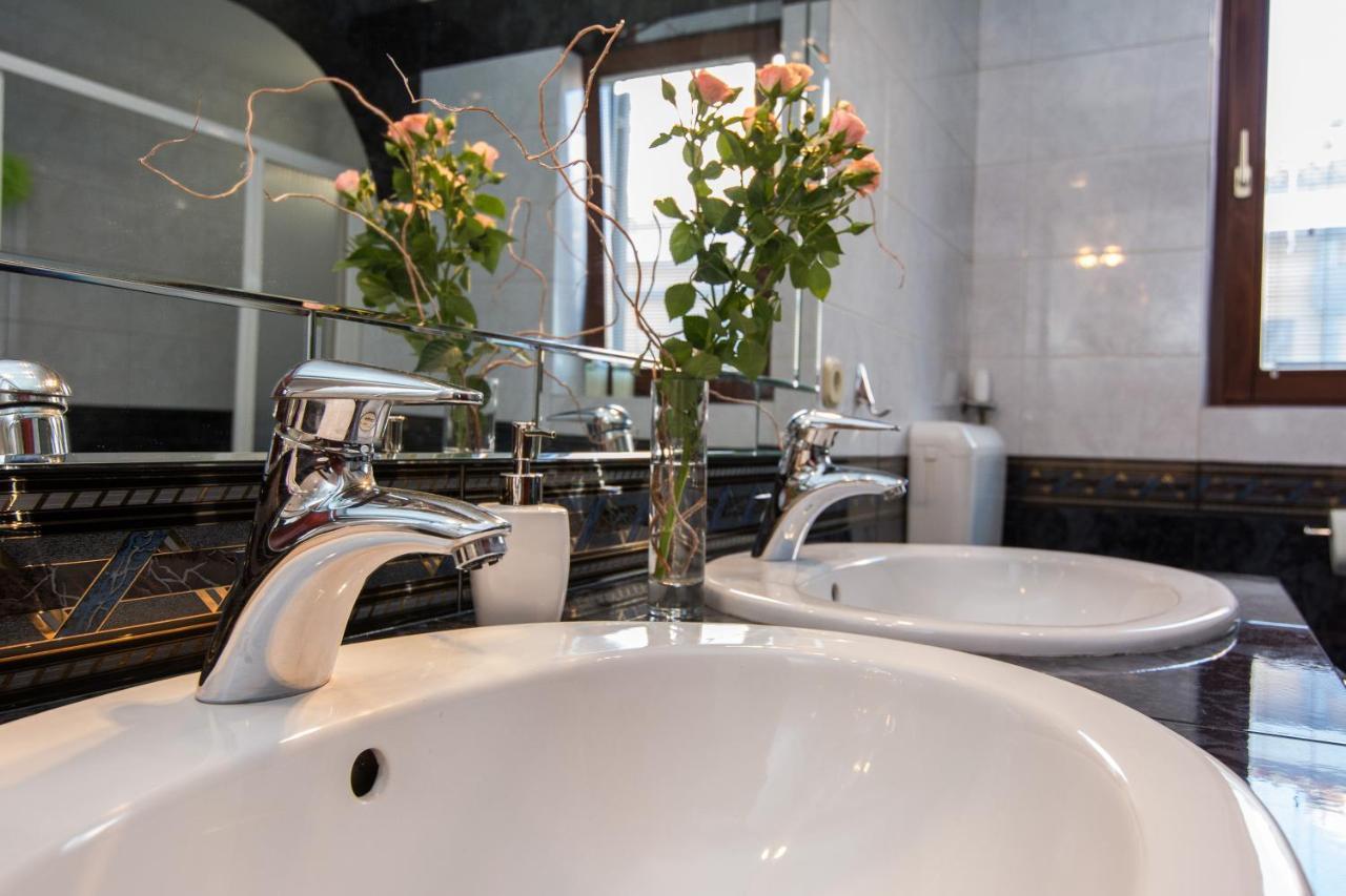 Apartments "Villa Antisin" With Heated Pool 扎达尔 外观 照片